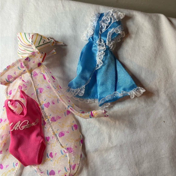 Lots of Super Cute Barbie or any that size Doll outfits In lovely condition - Picture 3 of 12